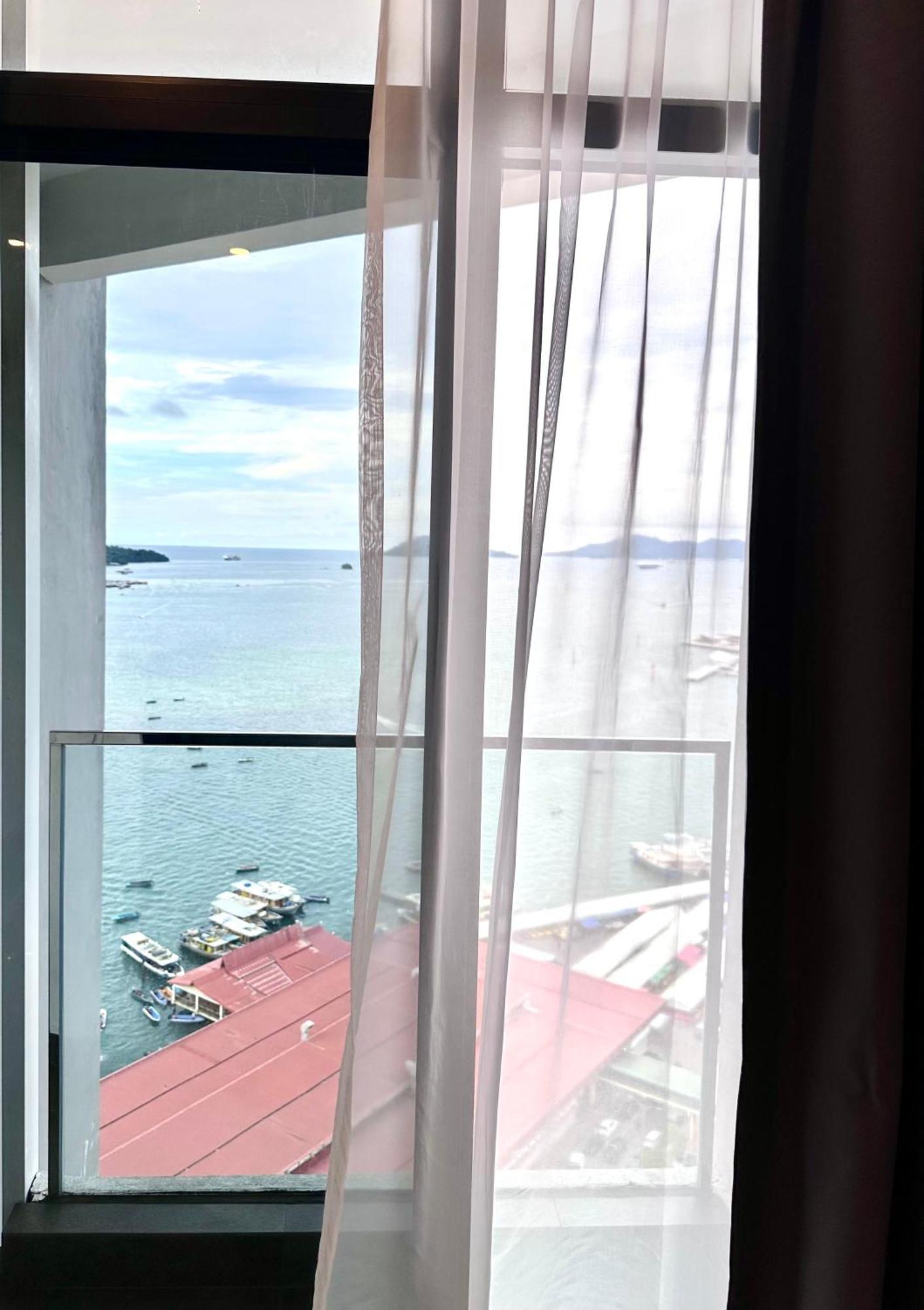Kota Kinabalu City Centre @ The Shore By Casa Yolo Luaran gambar