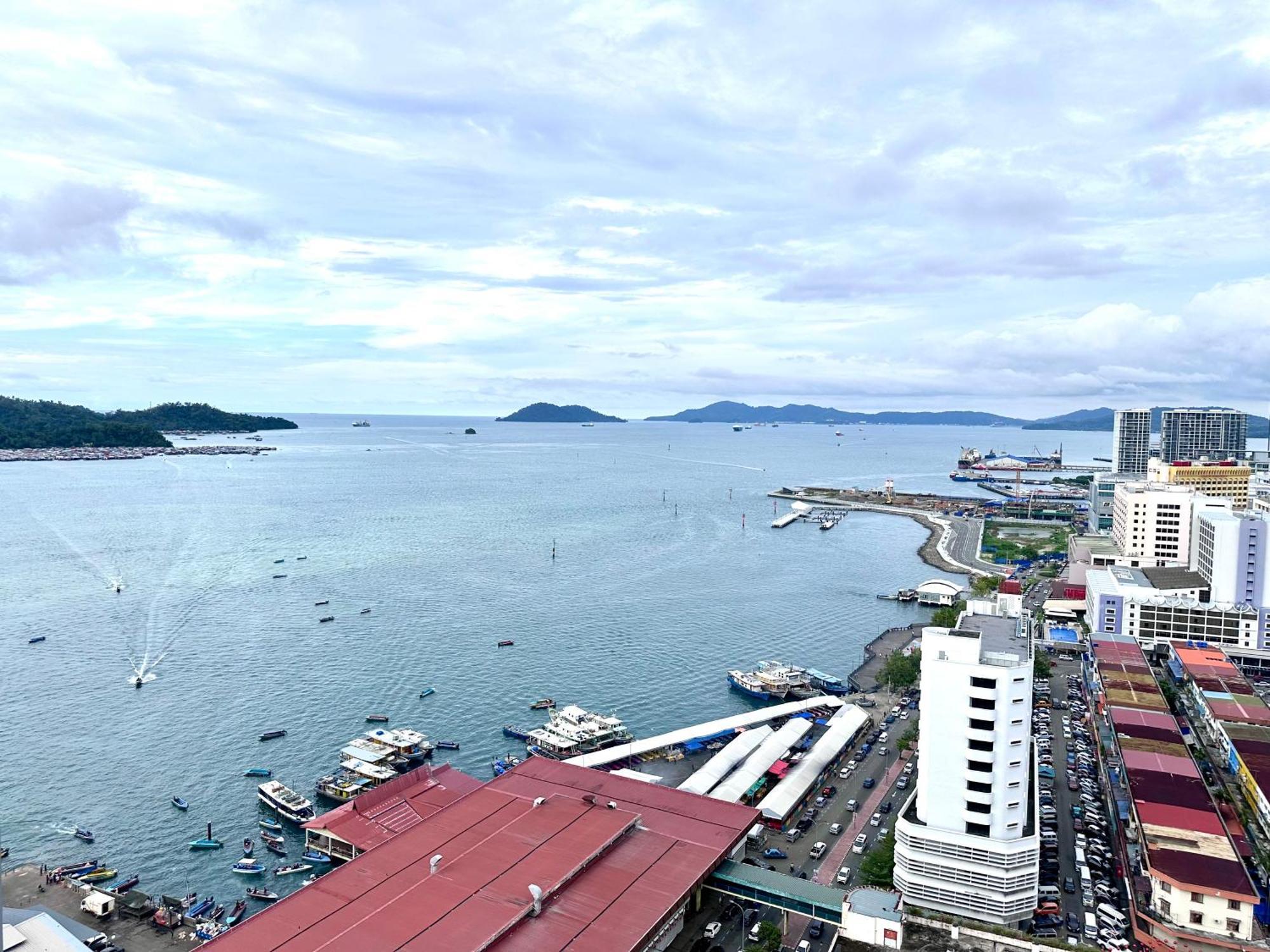 Kota Kinabalu City Centre @ The Shore By Casa Yolo Luaran gambar