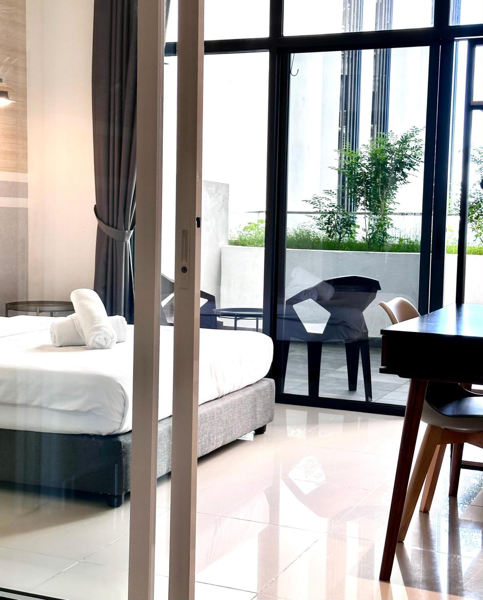 Kota Kinabalu City Centre @ The Shore By Casa Yolo Luaran gambar